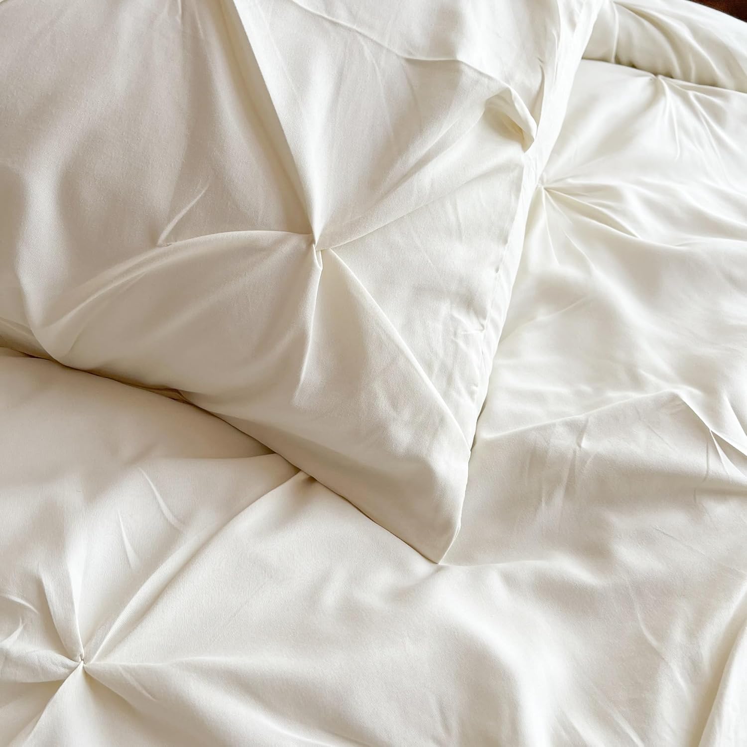 Modern Pintuck Bed in a Bag Set - 7 Pcs Pleated Down Alternative Set
